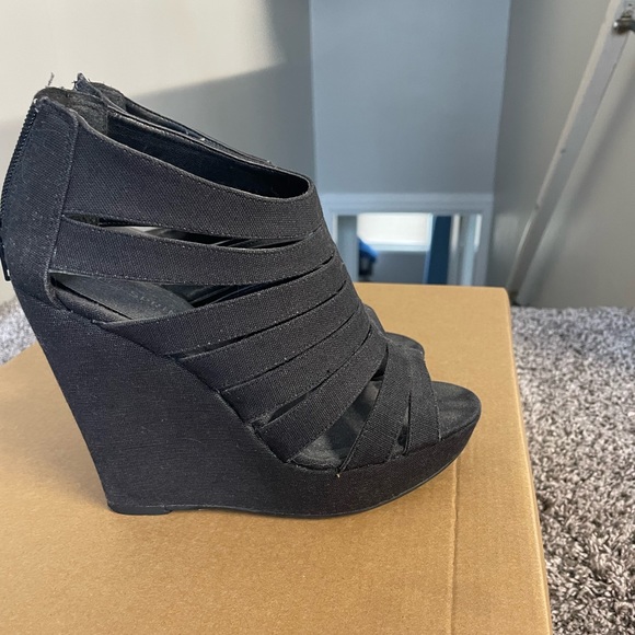 Black wedge sandals - Picture 2 of 3